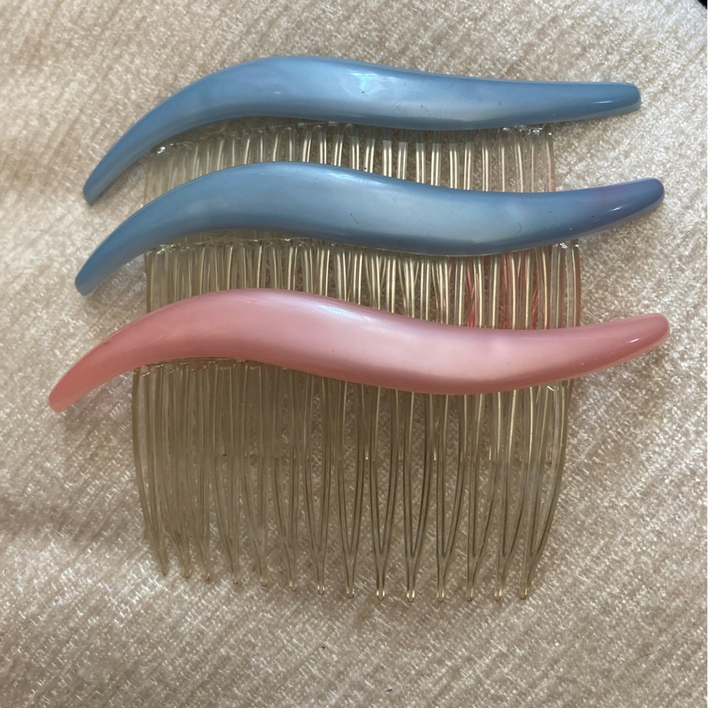 Set of Three 90s Hair Combs in Pink and Blue